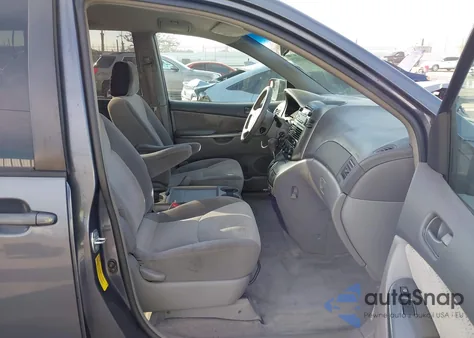 2006 Toyota Sienna Le z USA, uszkodzony, nr VIN 5TDZA23C36S576385